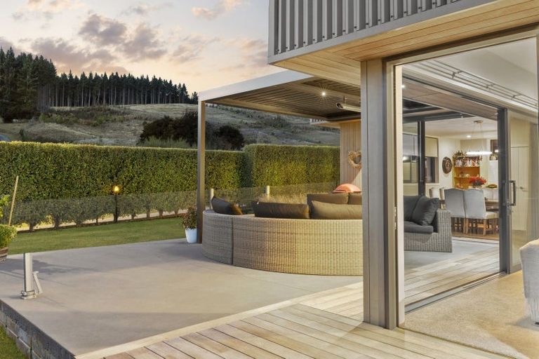 Photo of property in 35 Kirimoko Crescent, Wanaka, 9305