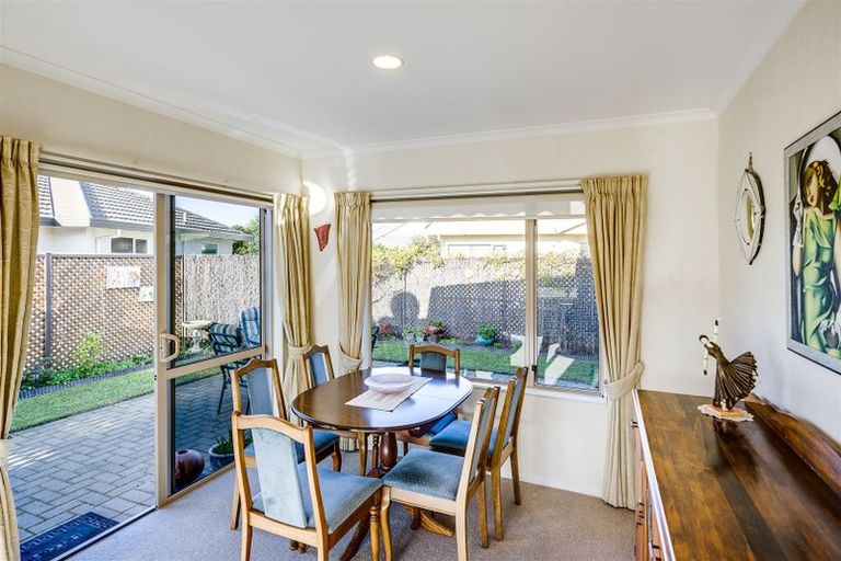 Photo of property in 75 Kensington Drive, Taradale, Napier, 4112