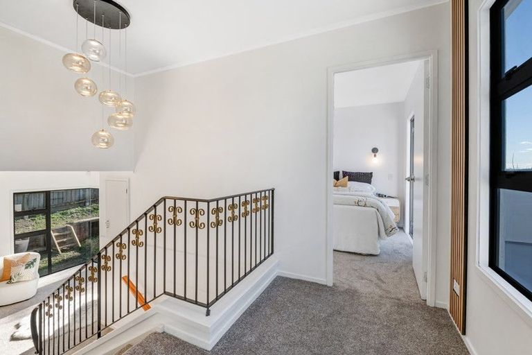 Photo of property in 29 Tenbless Court, Unsworth Heights, Auckland, 0632