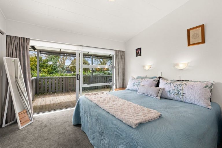 Photo of property in 106 Avondale Road, Taradale, Napier, 4112