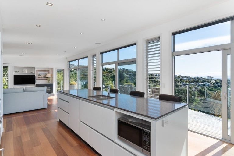 Photo of property in 1 Saint Remy Lane, Redcliffs, Christchurch, 8081