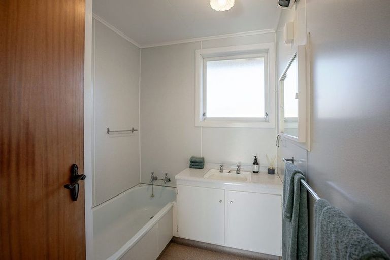 Photo of property in 70b Seaview Road, Paraparaumu Beach, Paraparaumu, 5032