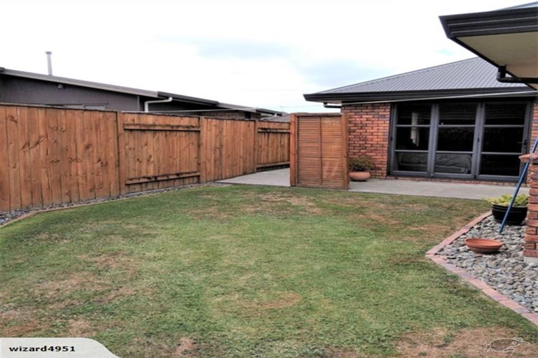 Photo of property in 11 Geneva Terrace, Kelvin Grove, Palmerston North, 4414