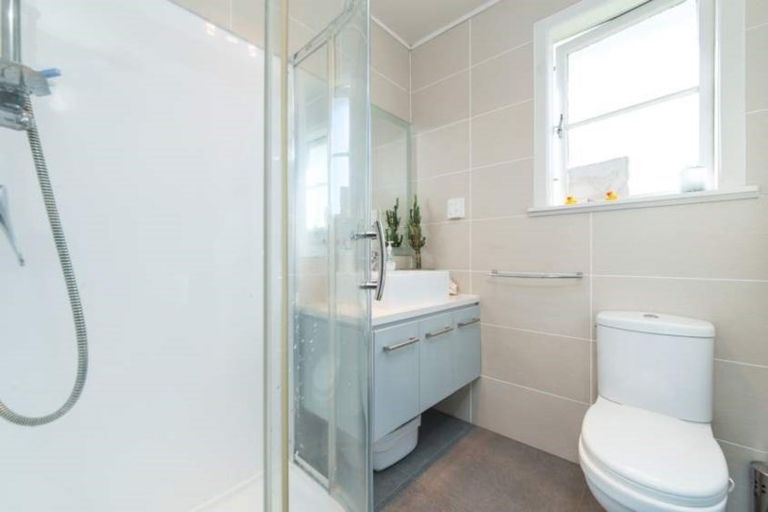 Photo of property in 719 Te Atatu Road, Te Atatu Peninsula, Auckland, 0610