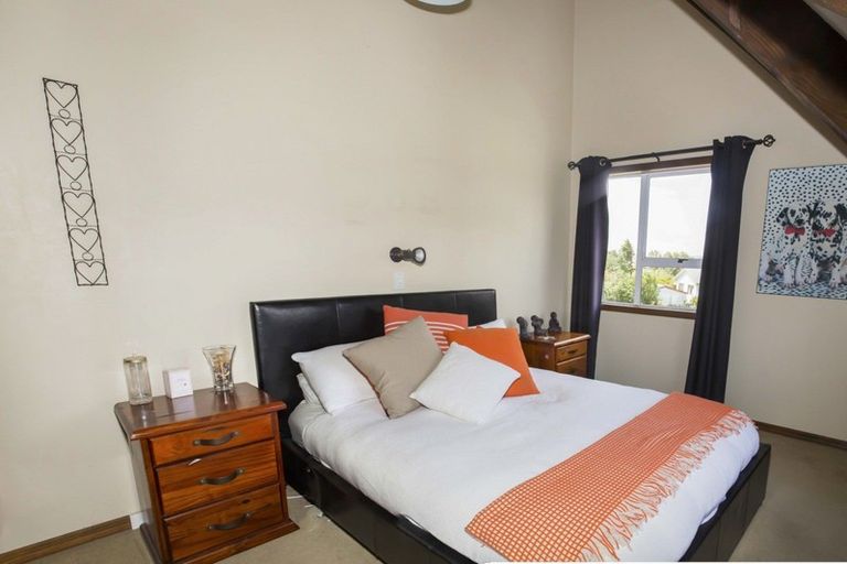 Photo of property in 3 Maclaurin Street, Dannevirke, 4930