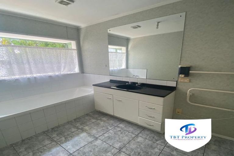 Photo of property in 14 Crail Court, Totara Heights, Auckland, 2105