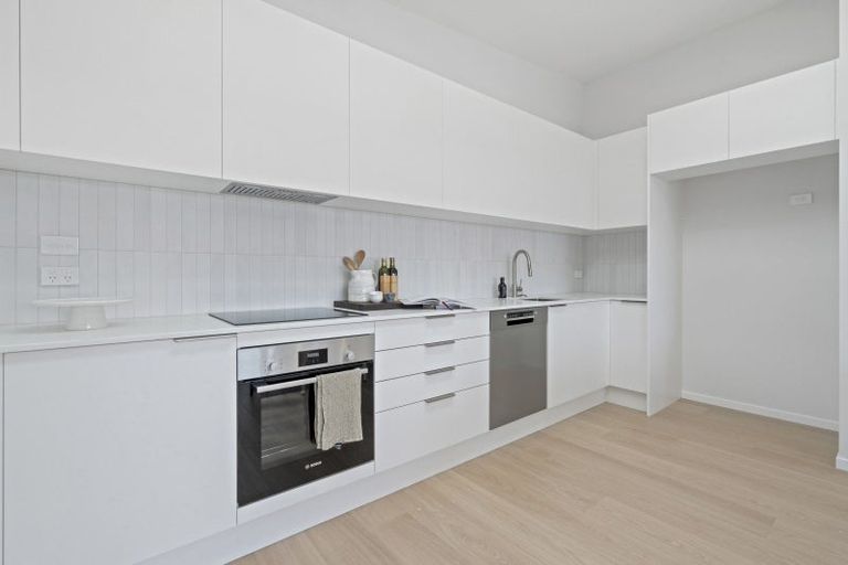 Photo of property in 115 Tiketike Way, Brooklyn, Wellington, 6021