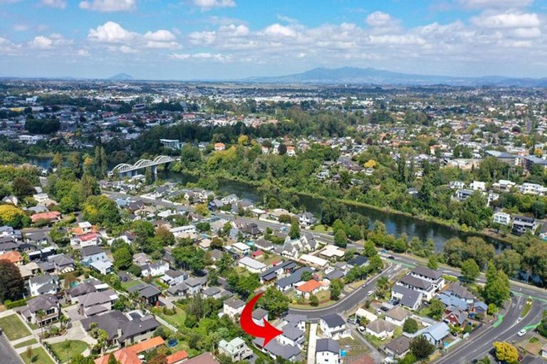 Photo of property in 50u2 Banbury Crescent, Fairfield, Hamilton, 3214
