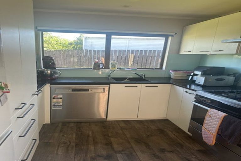Photo of property in 2/17 Mcdougall Street, Manurewa East, Auckland, 2102