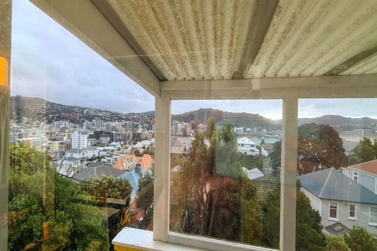 Photo of property in 7 Mcintyre Avenue, Mount Victoria, Wellington, 6011
