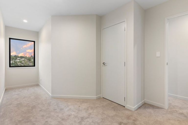 Photo of property in 15 Awhi Lane, Massey, 0614