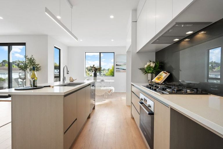 Photo of property in 144a Oaktree Avenue, Browns Bay, Auckland, 0630