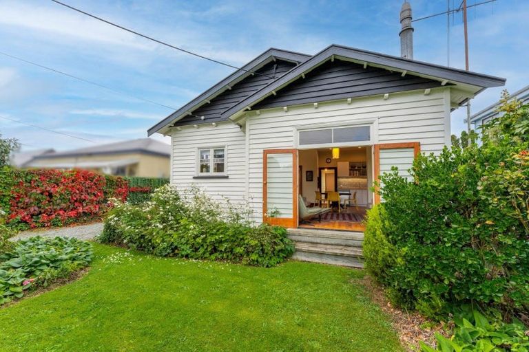 Photo of property in 15 Halstead Road, Pleasant Point, 7903