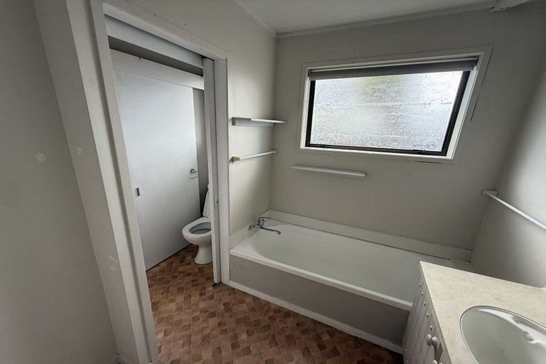 Photo of property in 63a Strid Road, Te Atatu South, Auckland, 0610