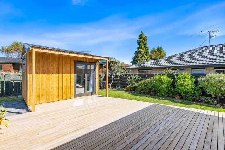 Photo of property in 72 Kapanui Road, Waikanae, 5036