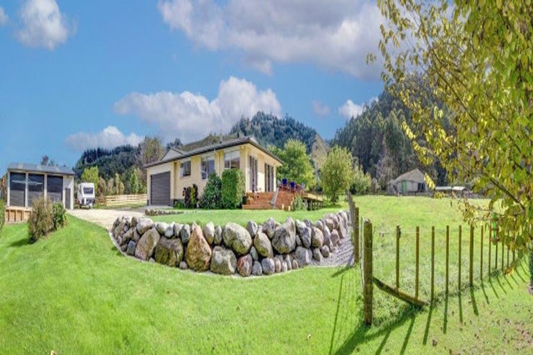 Photo of property in 1038 State Highway 4, Parikino, Whanganui, 4573
