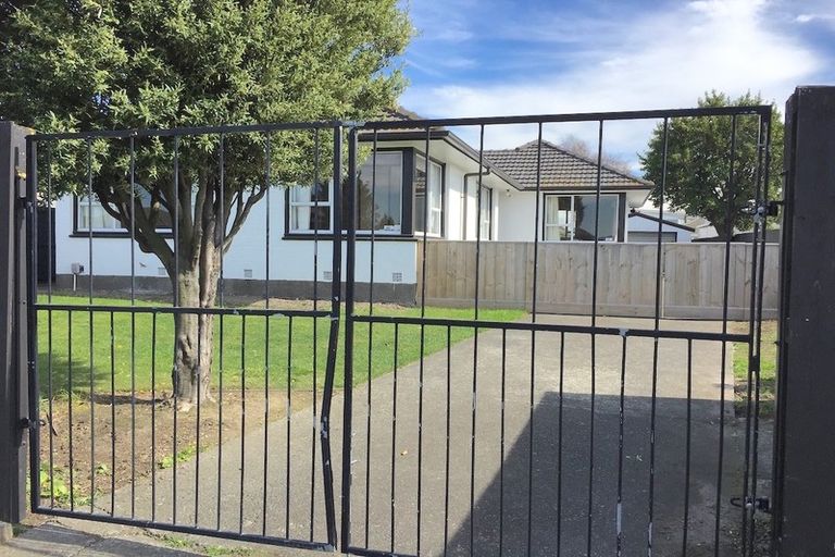 Photo of property in 4 Oriana Crescent, Hornby, Christchurch, 8042
