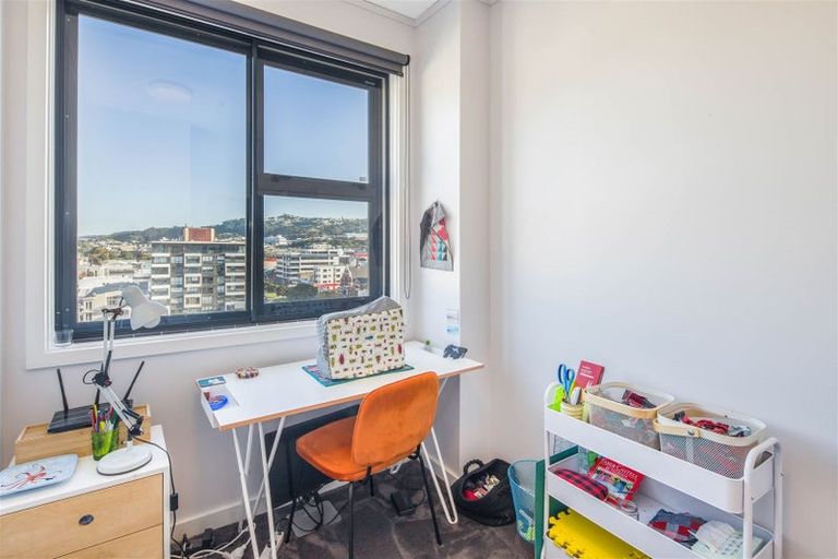 Photo of property in 17 Kent Terrace - Kent Apartments, 7b/16 Kent Terrace, Mount Victoria, Wellington, 6011