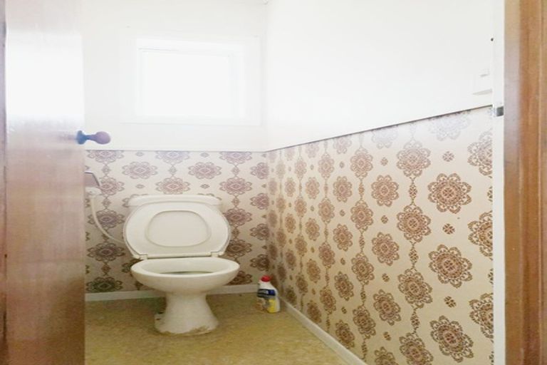 Photo of property in 68b Botany Road, Botany Downs, Auckland, 2010