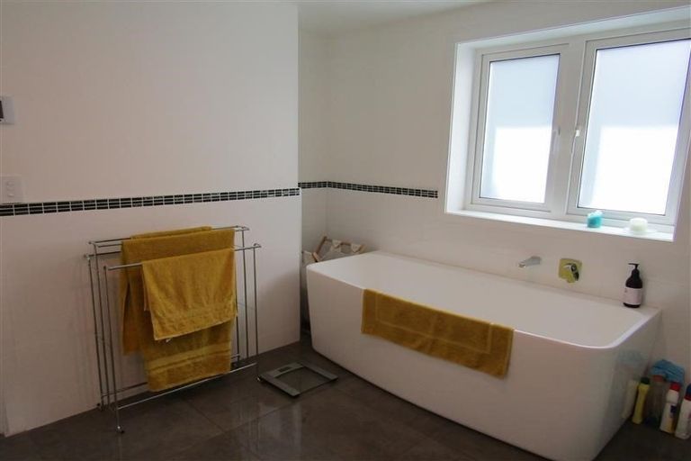 Photo of property in 34b Birch Terrace, Birchville, Upper Hutt, 5018