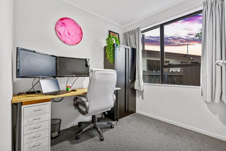 Photo of property in 239 Waitemata Drive, Ranui, Auckland, 0612