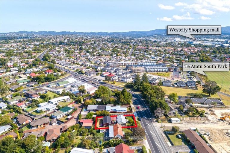 Photo of property in 159 Te Atatu Road, Te Atatu South, Auckland, 0610
