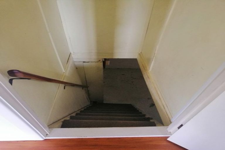 Photo of property in 10 Murray Road, Te Atatu Peninsula, Auckland, 0610