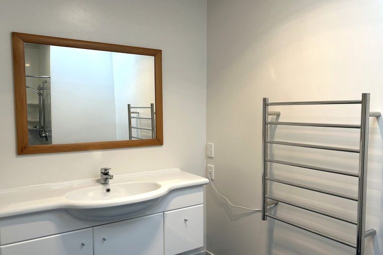 Photo of property in 1/16a Sayers Crescent, Ilam, Christchurch, 8041