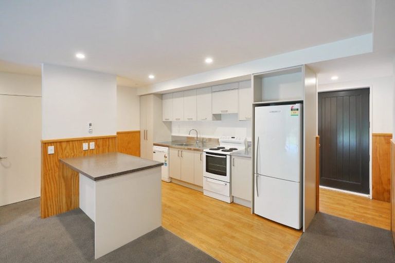 Photo of property in 17a Athol Terrace, Upper Riccarton, Christchurch, 8041