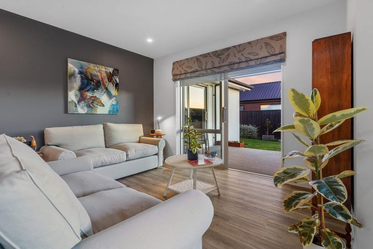 Photo of property in 12 Gerard Place, Rangiora, 7400