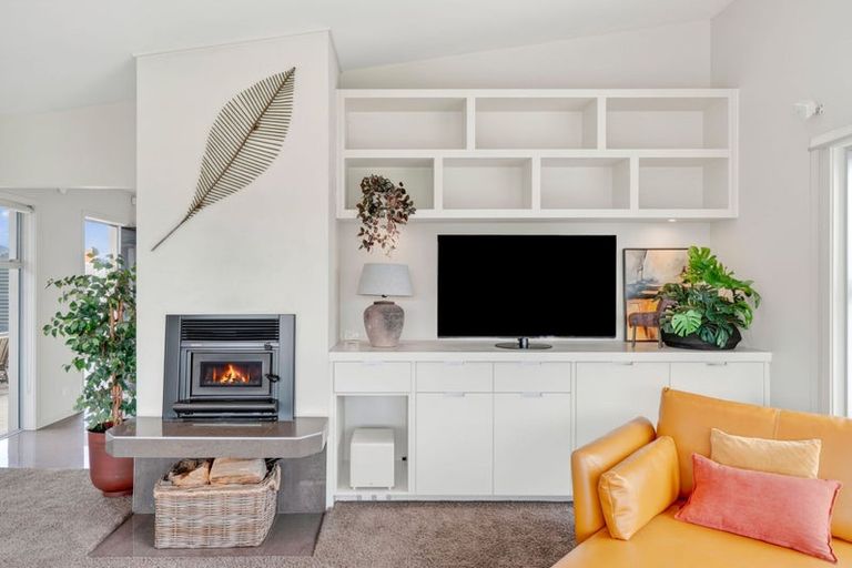 Photo of property in 46 Paterson Drive, Hawea Flat, Wanaka, 9382