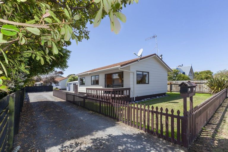 Photo of property in 61a Mazengarb Road, Paraparaumu Beach, Paraparaumu, 5032