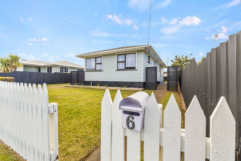 Photo of property in 6 Omori Place, Castlecliff, Whanganui, 4501