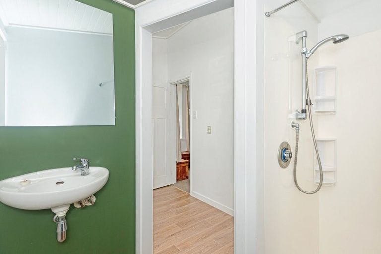 Photo of property in 33 Carnarvon Street, Gisborne, 4010