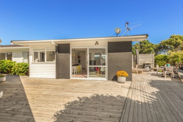Photo of property in 30 Sea Vista Drive, Pukerua Bay, 5026