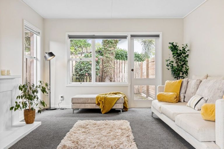 Photo of property in 27 Tuirau Place, Ilam, Christchurch, 8041