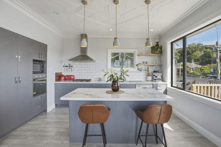 Photo of property in 11 Middleton Road, Kew, Dunedin, 9012