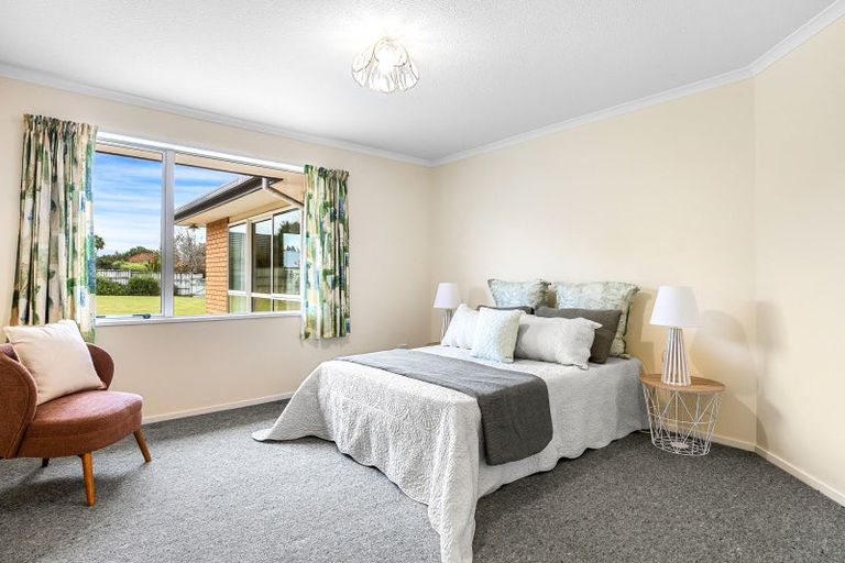 Photo of property in 49 Stonebridge Way, Prebbleton, 7604