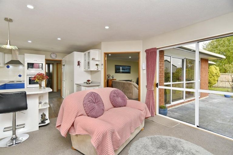 Photo of property in 66 Dunedin Street, Redwood, Christchurch, 8051