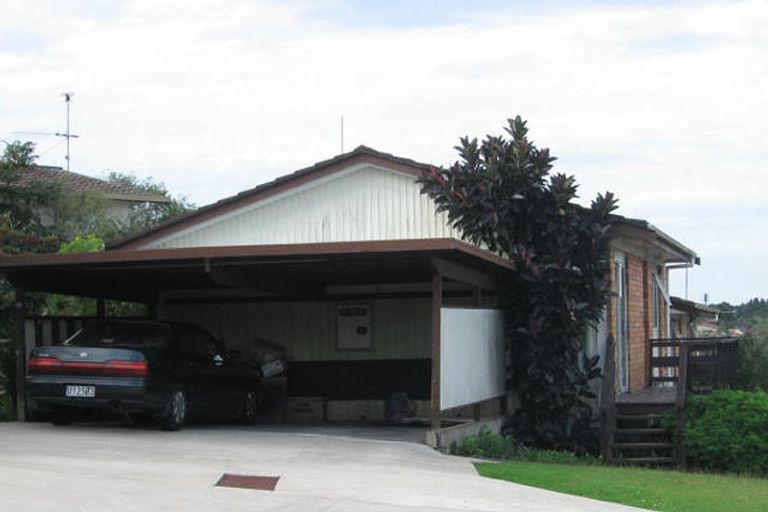 Photo of property in 24 Fitzwater Place, Henderson, Auckland, 0612