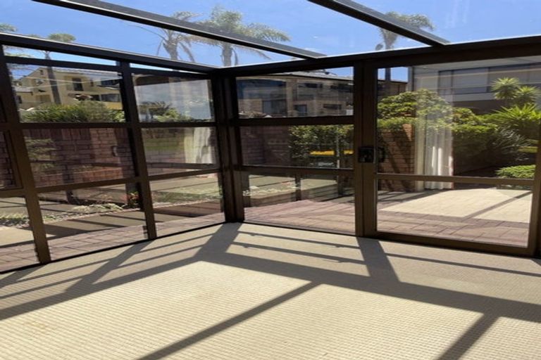 Photo of property in 31 Reflection Drive, West Harbour, Auckland, 0618