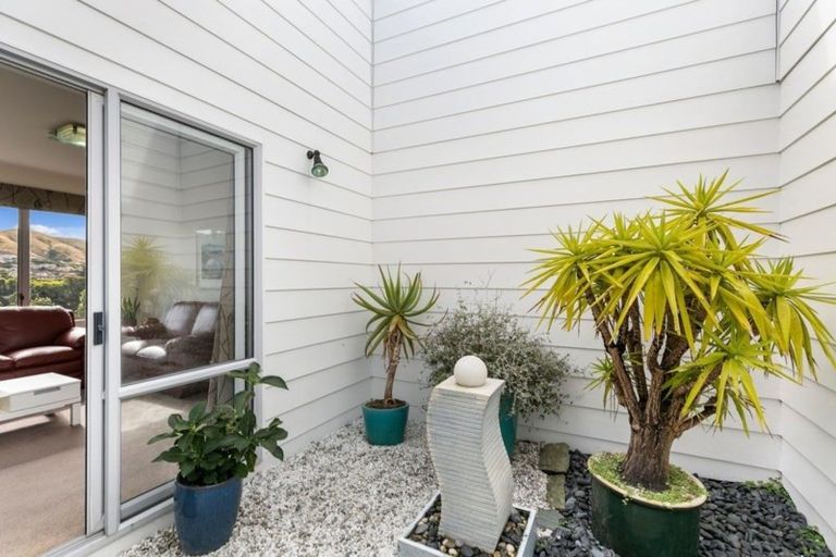 Photo of property in 4 Ronald Woolf Place, Churton Park, Wellington, 6037
