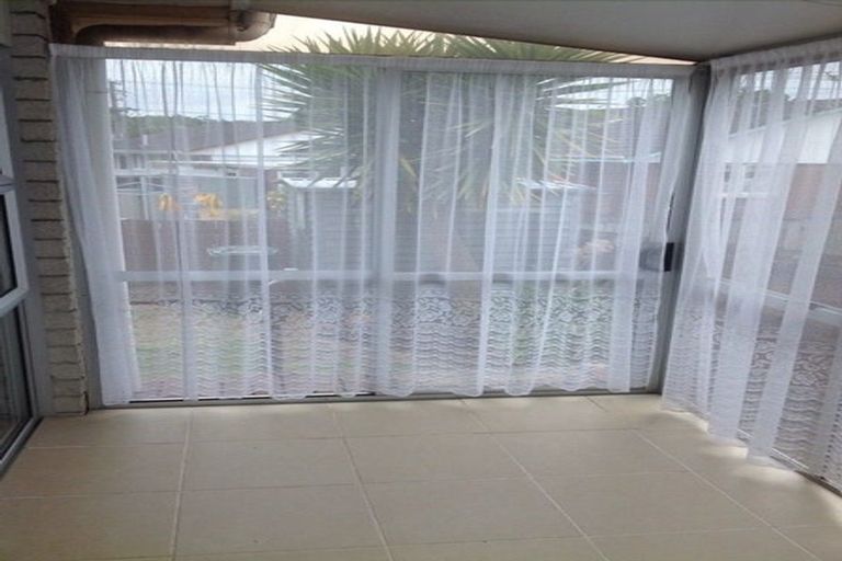 Photo of property in 2/13 Alexander Street, Papakura, 2110