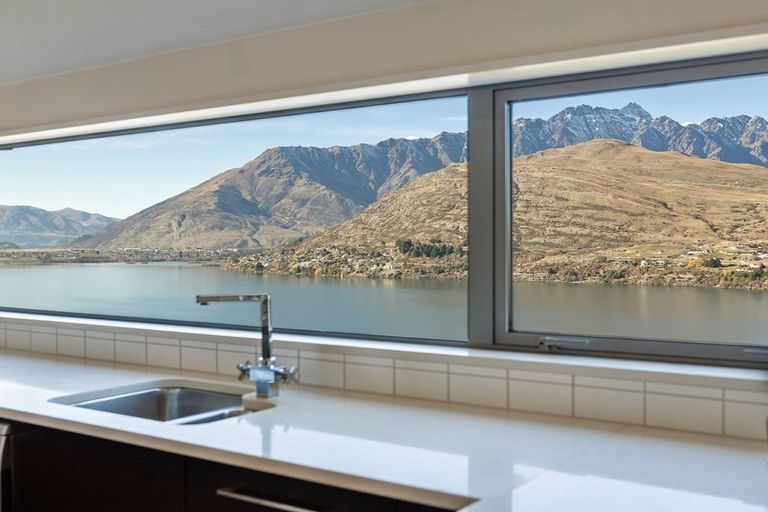 Photo of property in 2/11 Gum Lane, Queenstown, 9300