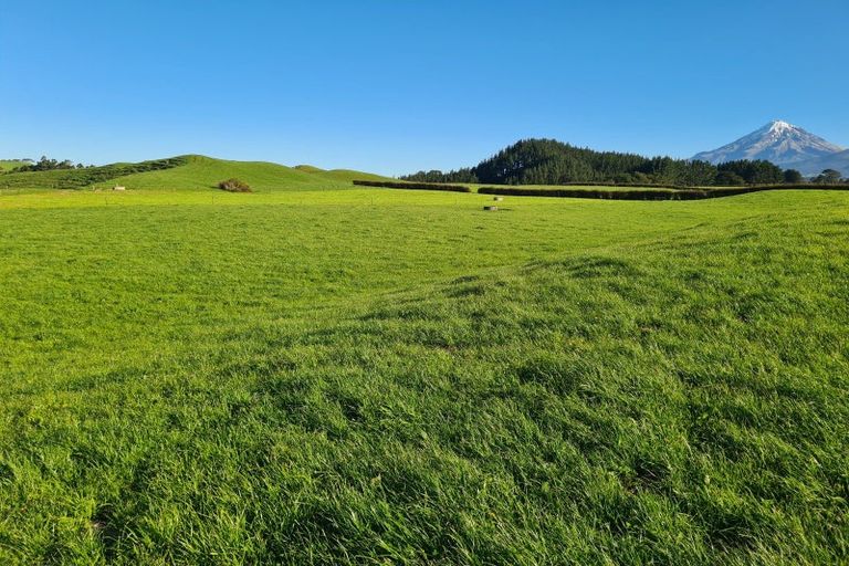 Photo of property in 801 Mangorei Road, Mangorei, New Plymouth, 4371