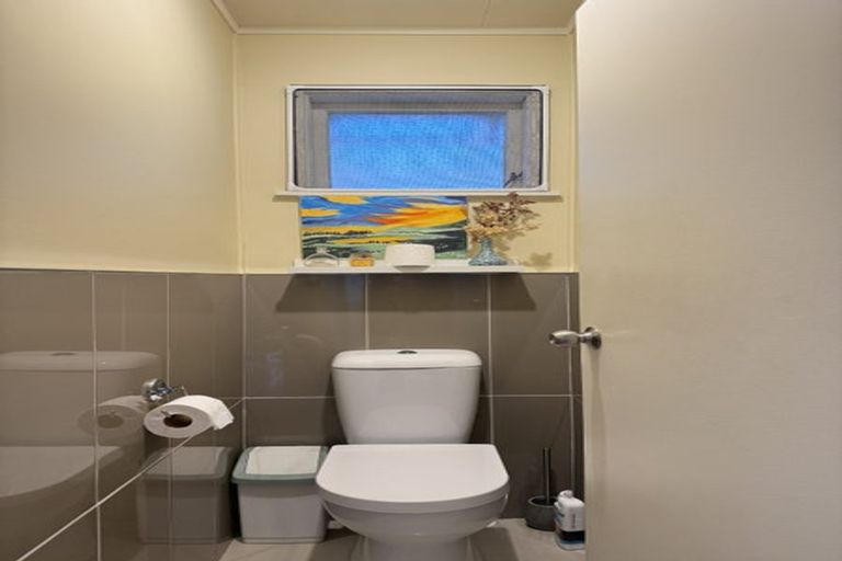 Photo of property in 31 Spinella Drive, Bayview, Auckland, 0629