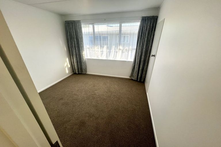 Photo of property in 12 Palliser Place, Milson, Palmerston North, 4414
