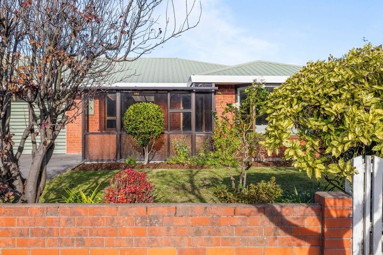 Photo of property in 2/1 Alvarez Place, Somerfield, Christchurch, 8024