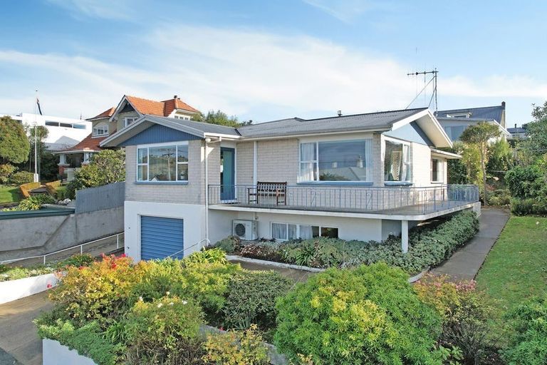 Photo of property in 18 Wharfe Street, South Hill, Oamaru, 9400