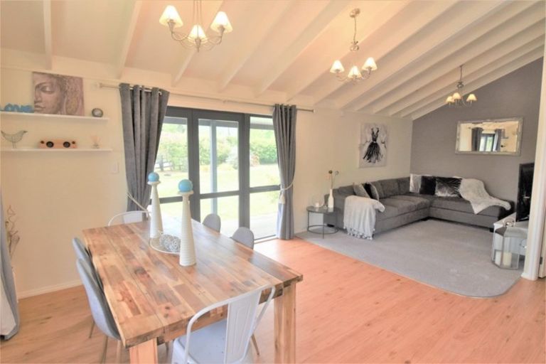 Photo of property in 372 Arapaepae Road South, Levin, 5571